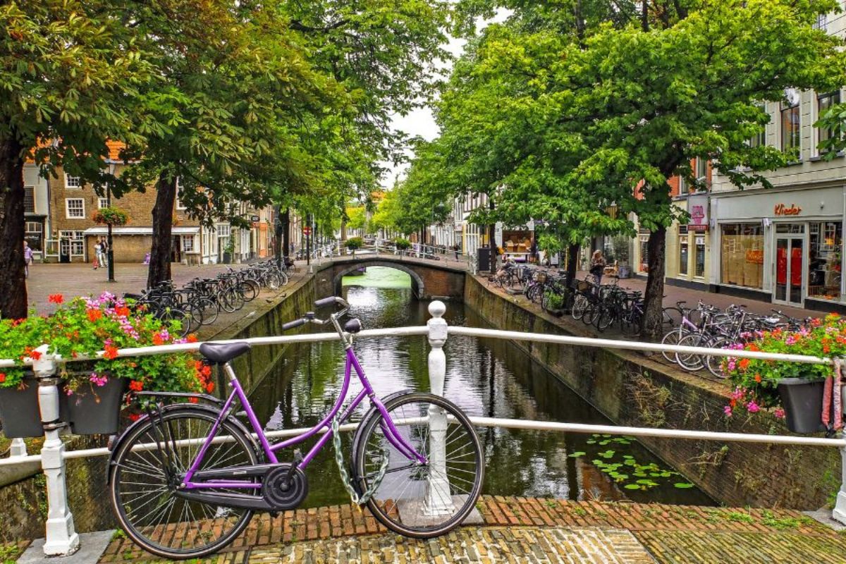 Wel of niet uitschrijven uit Nederland